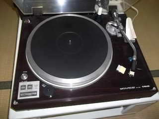 過去の遺産！？若かりし頃の宝物！！二十数年ぶりにレコードを聴いてみました。